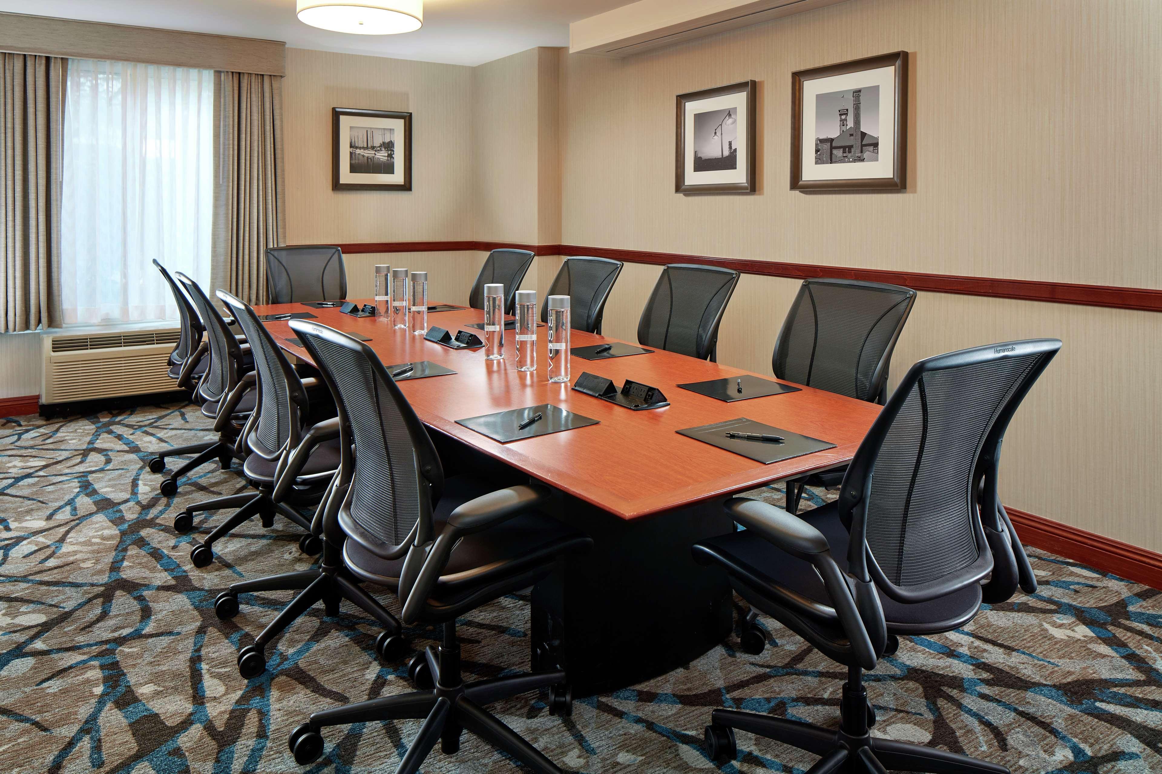 Hilton Garden Inn Portland Lake Oswego Exterior foto
